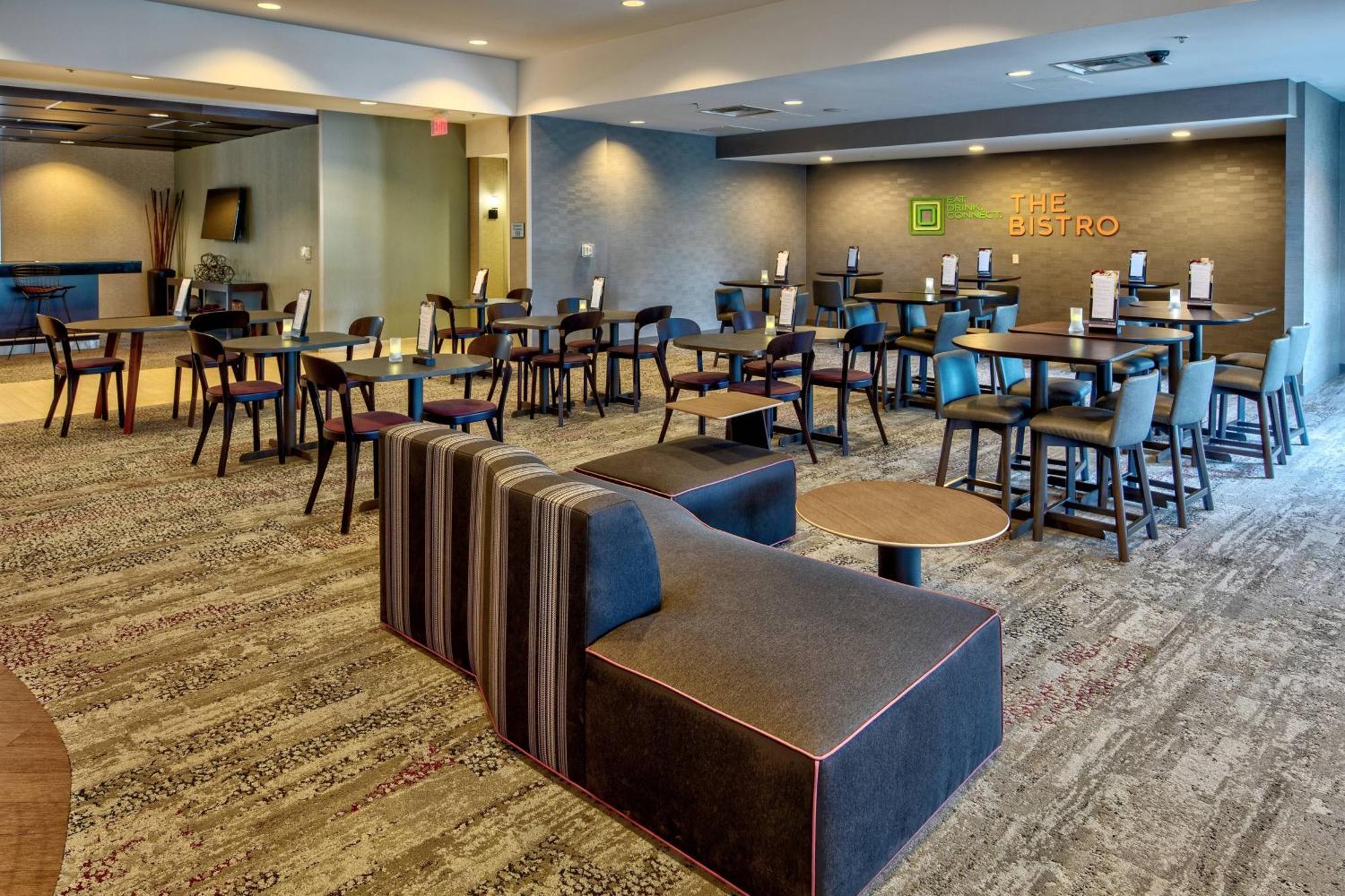 Courtyard Newport News Airport Hotel Exterior foto
