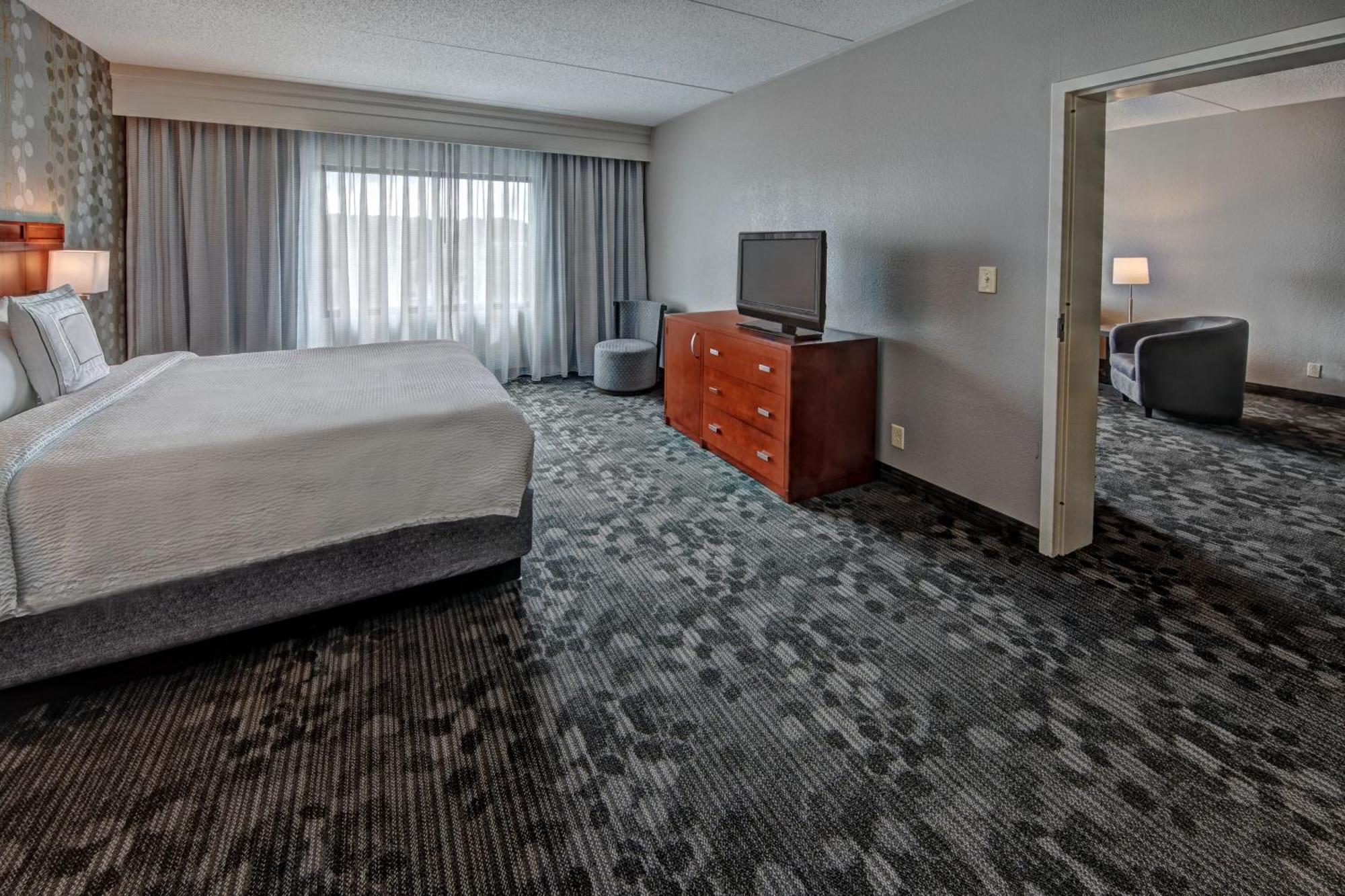 Courtyard Newport News Airport Hotel Exterior foto